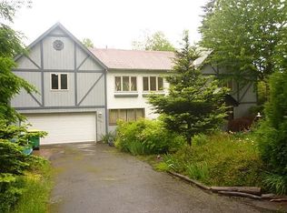 8885 SW White Pine Ln, Portland, OR 97225