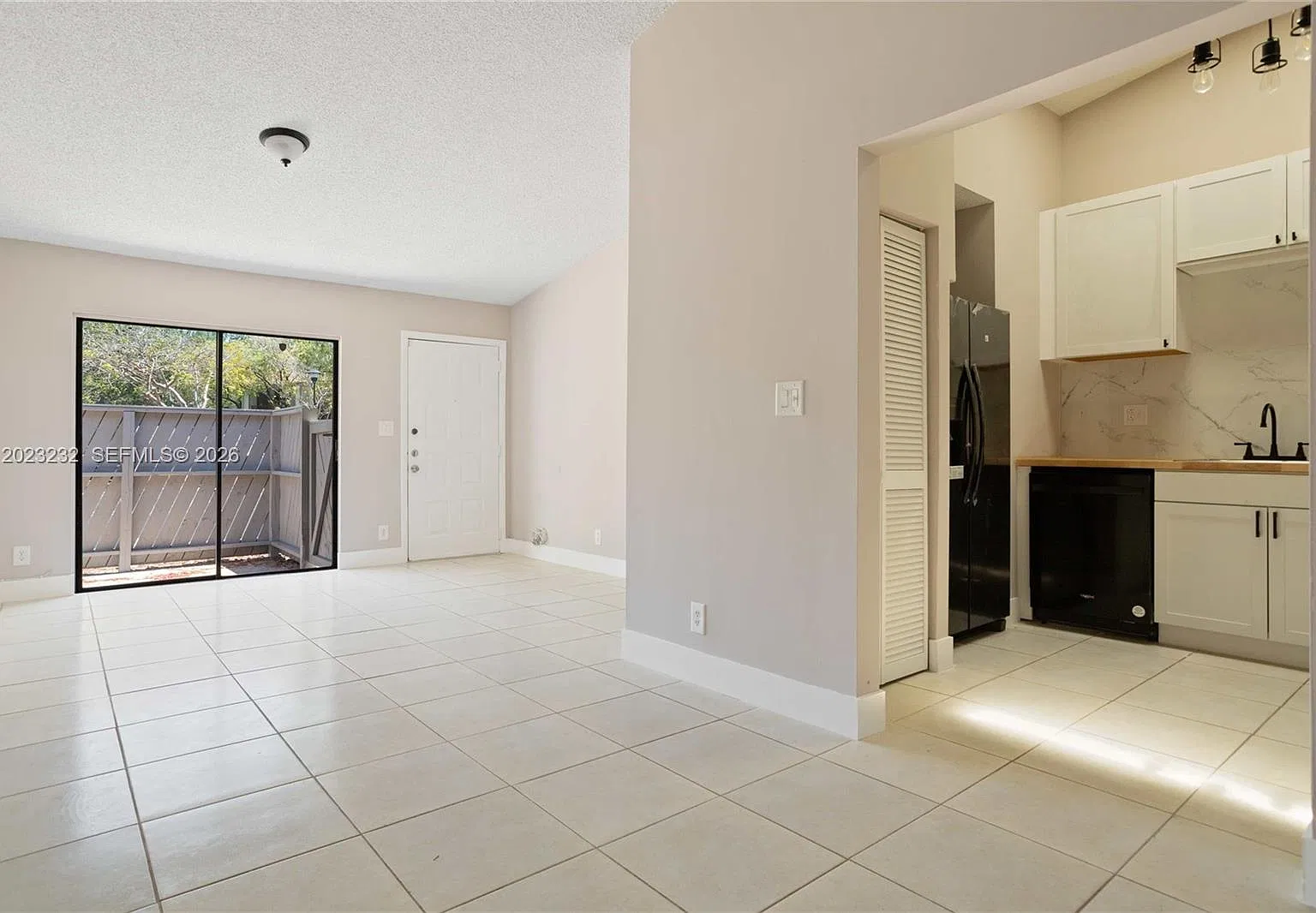 Nob Hill At Welleby Condo — Photo 3