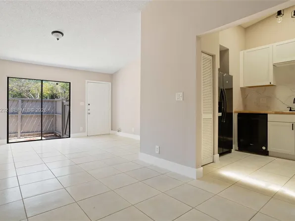 3633 NW 99th Ter #7B, Fort Lauderdale, FL 33351