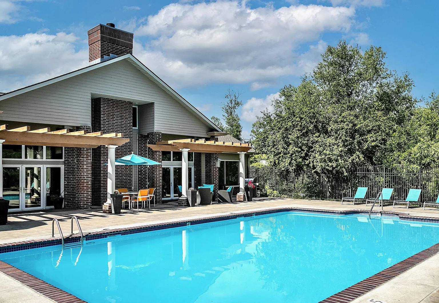 Autumn Grove Apartments — Photo 2