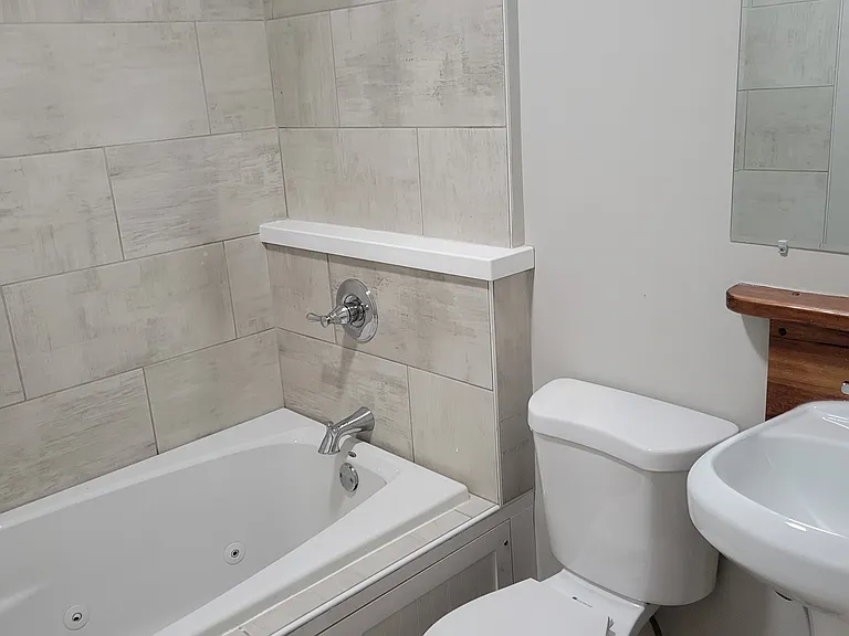 112 Hendricks Blvd — Photo 5