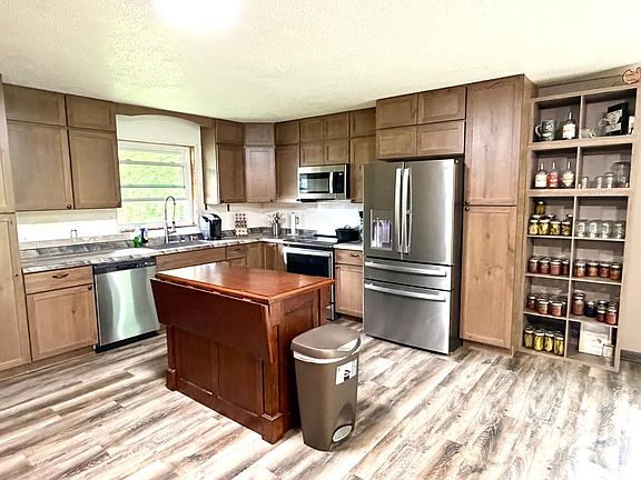 2nd image of 40439 230th St