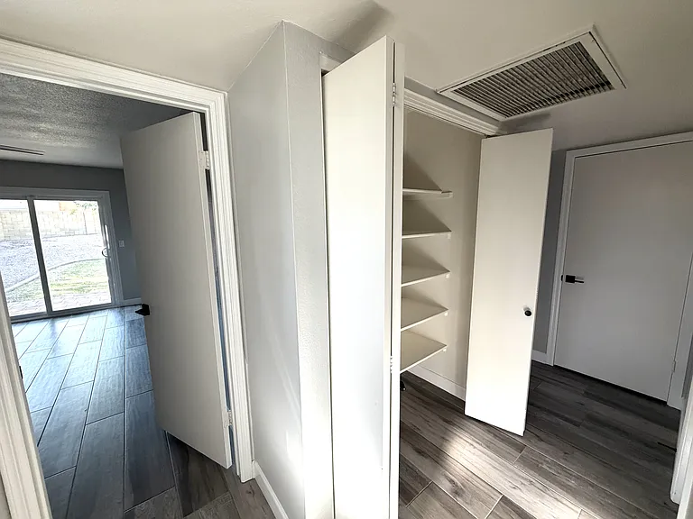 1256 E Utopia Rd — Photo 15