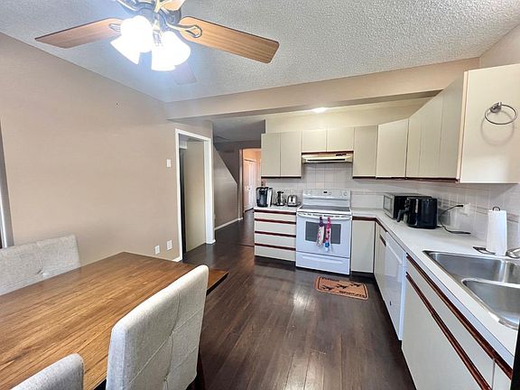 5th image of 808 SW Birchwood Clos