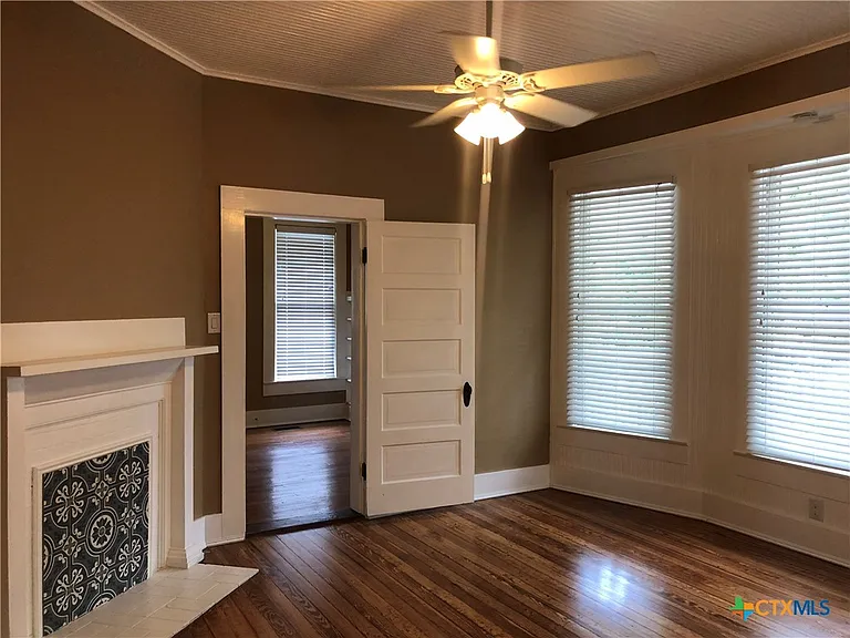 414 W San Antonio St — Photo 11
