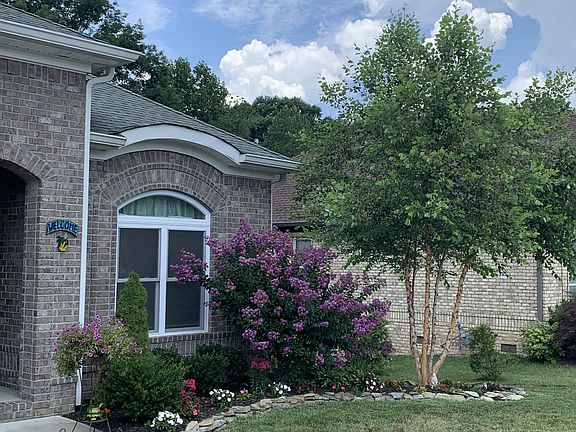 3rd image of 116 Grayson Ln