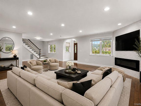 4th image of 25 Allen Street