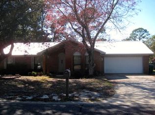 12 Mariner Ln, Mary Esther, FL 32569