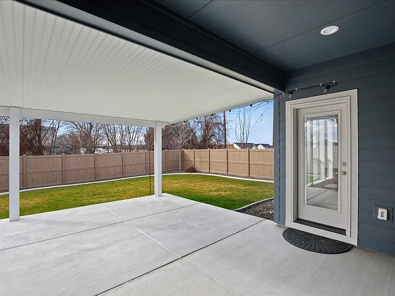 4831 S Colusa Ave — Photo 43
