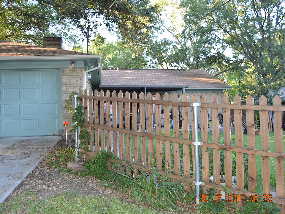2nd image of 2908 Brookview Dr