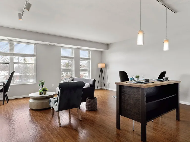 Parkway West Apartments — Photo 20