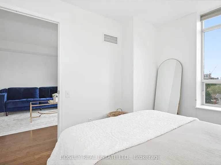 140 W Bathurst St #803 — Photo 18