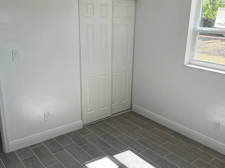 4421 N Clark Ave #B — Photo 8