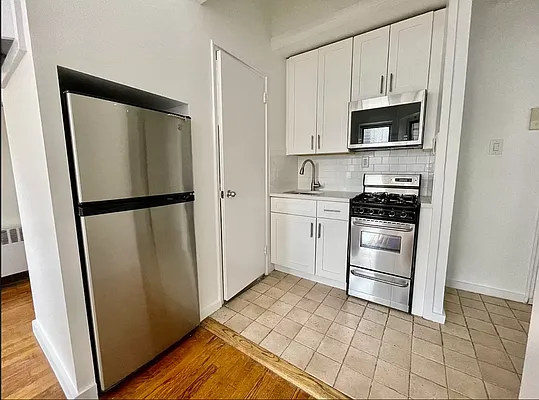 Rented by SP Brokerage Inc | media 10