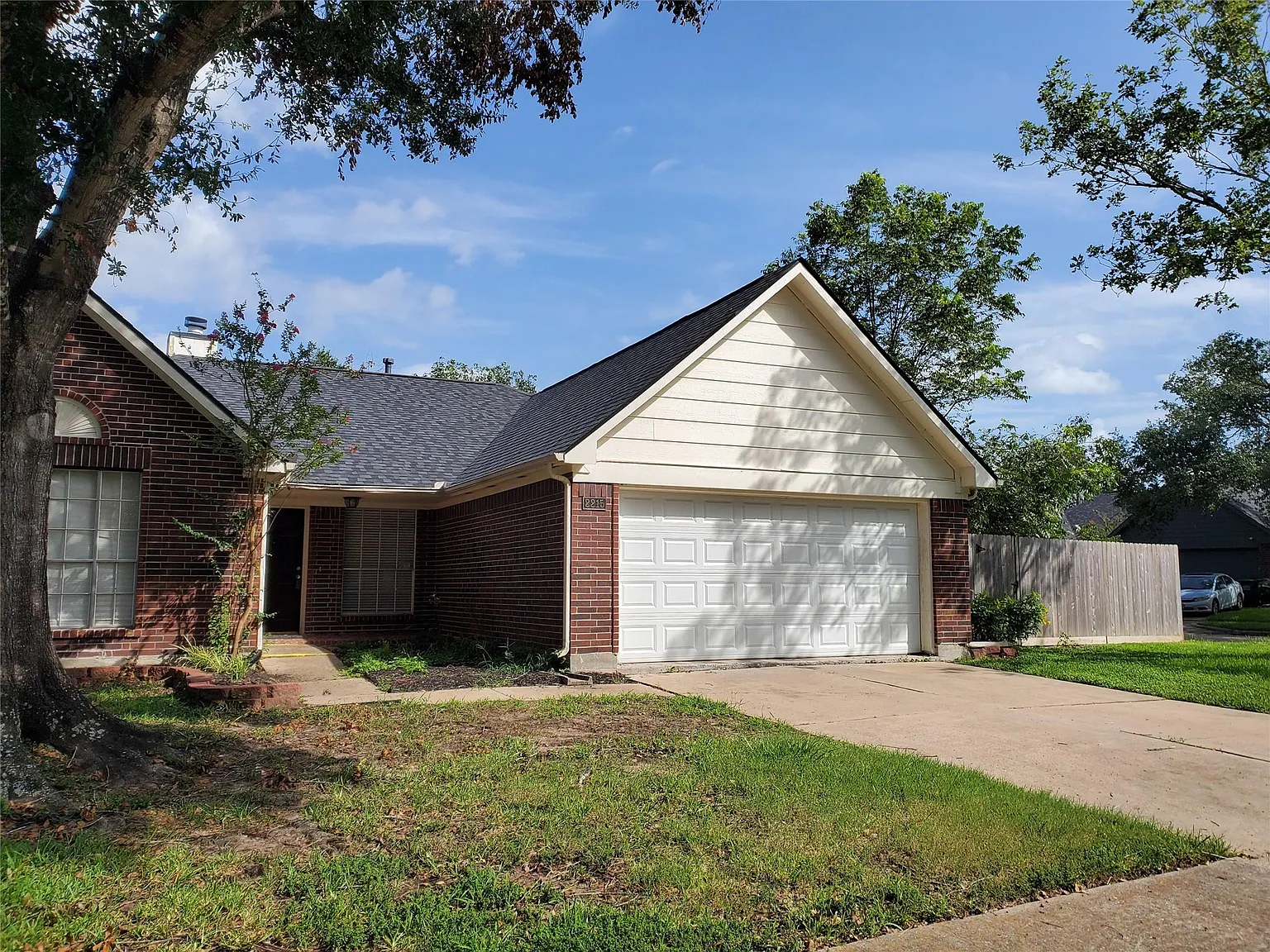 3 bed, 2.0 bath, 1713 sqft, $2,200 — Photo 2