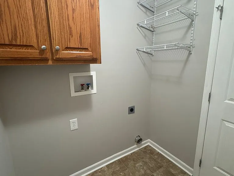 479 Indian Springs Cir — Photo 23