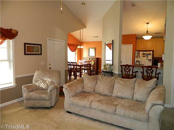 5th image of 10 Montford Ct
