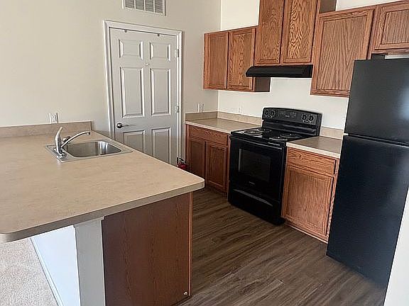 3rd image of 101 Altra Rd