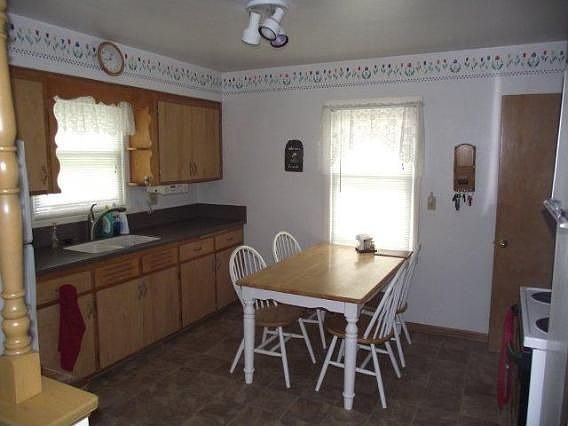 3rd image of 251 N 111th St