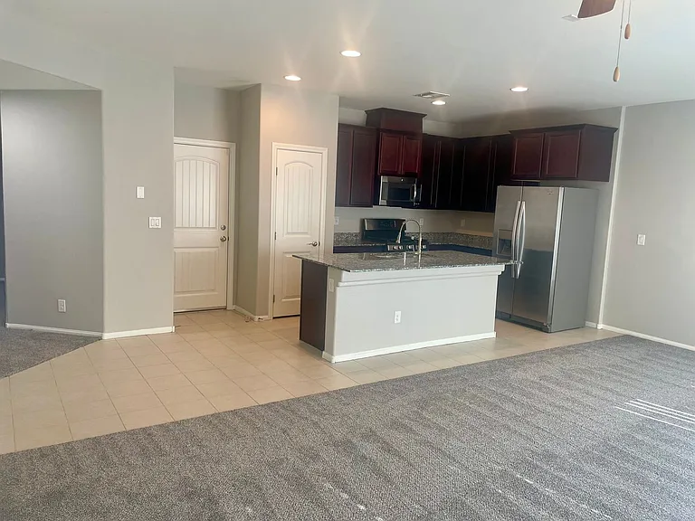8365 S Pioneer Way — Photo 6