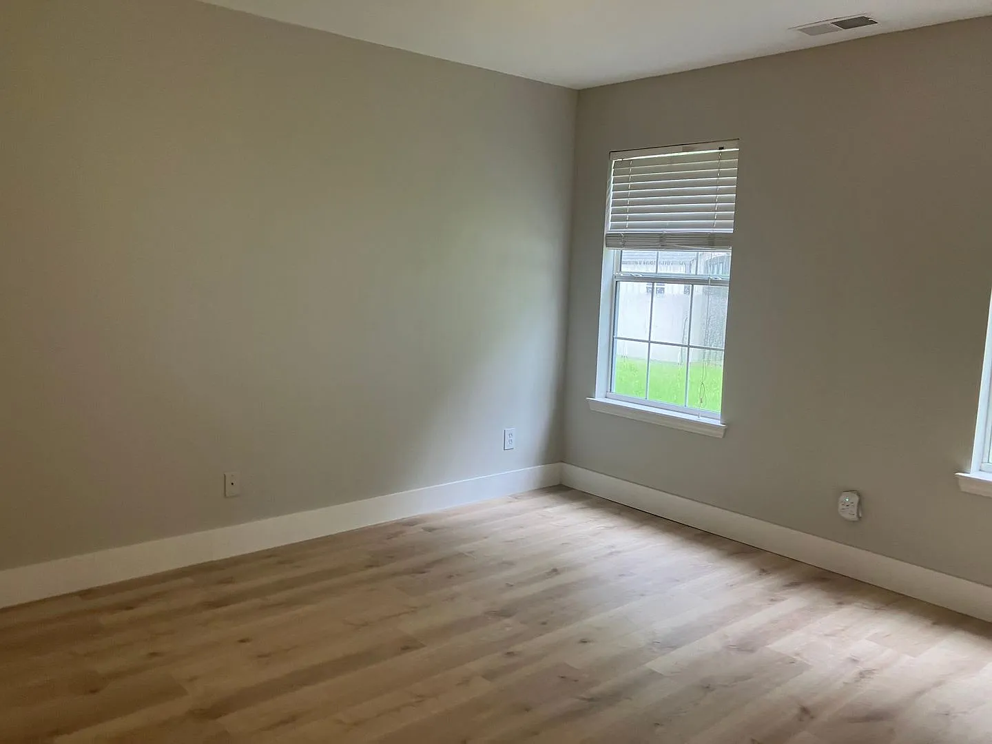 4 Bedroom / 3 Bathrooms at Edgefield — Photo 4
