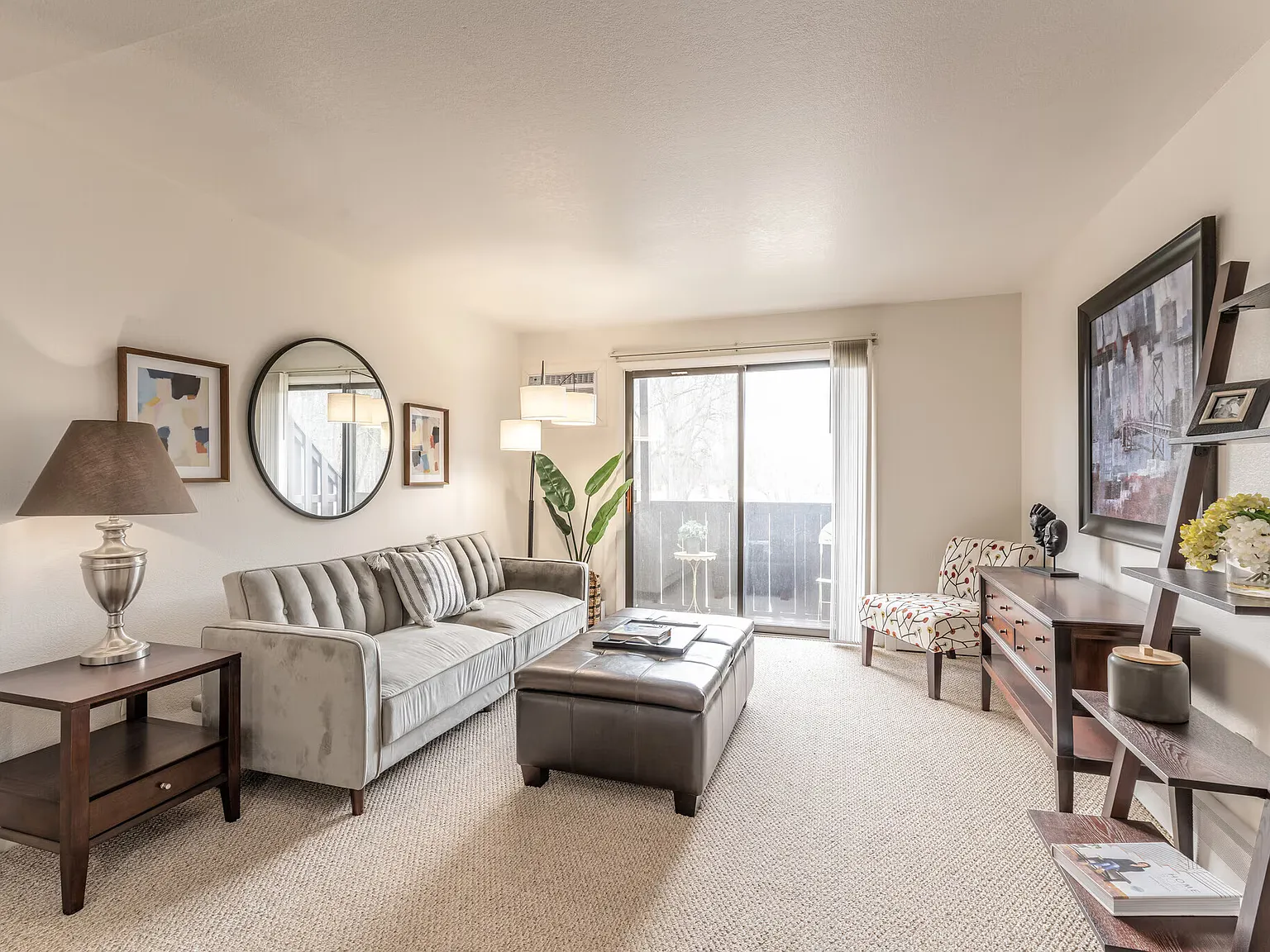 Chestnut Hills Apartments — Photo 4