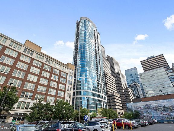 2nd image of 2101 Market St #Penthouse 02