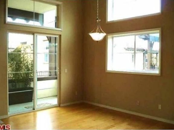 Dining with large windows