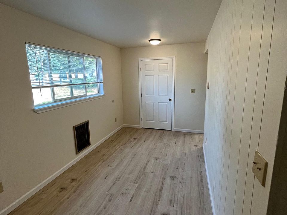Dining Room/Bonus Room