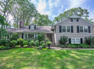 5 Old Farm Rd, North Caldwell, NJ 07006