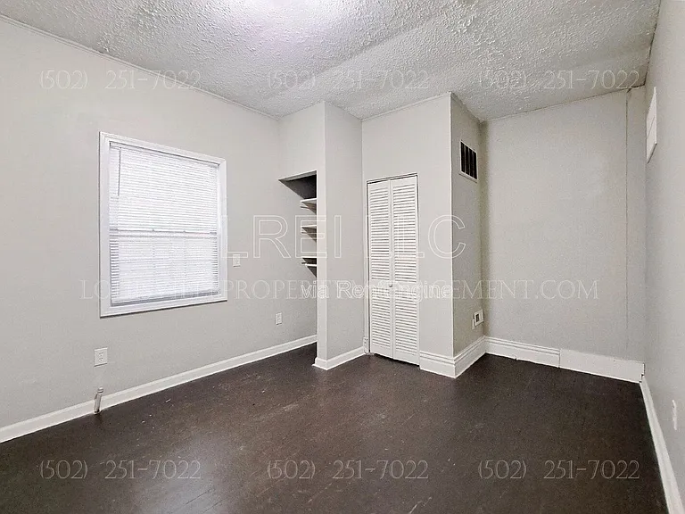 2424 Rowan St — Photo 7
