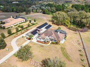 27324 Grand Oak Ln, Tavares, FL 32778