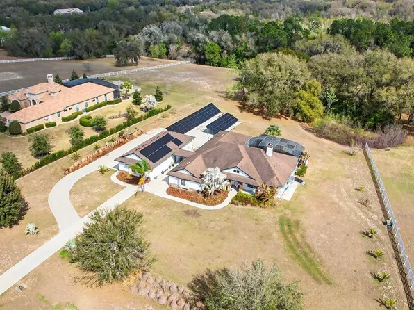 27324 Grand Oak Ln, Tavares, FL 32778