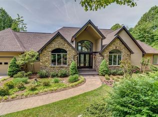 86 Carriage West Dr, Hendersonville, NC 28791