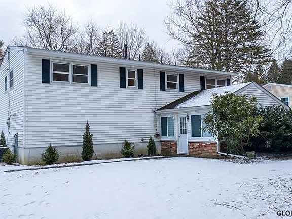 5th image of 20 Apple Blossom Ln