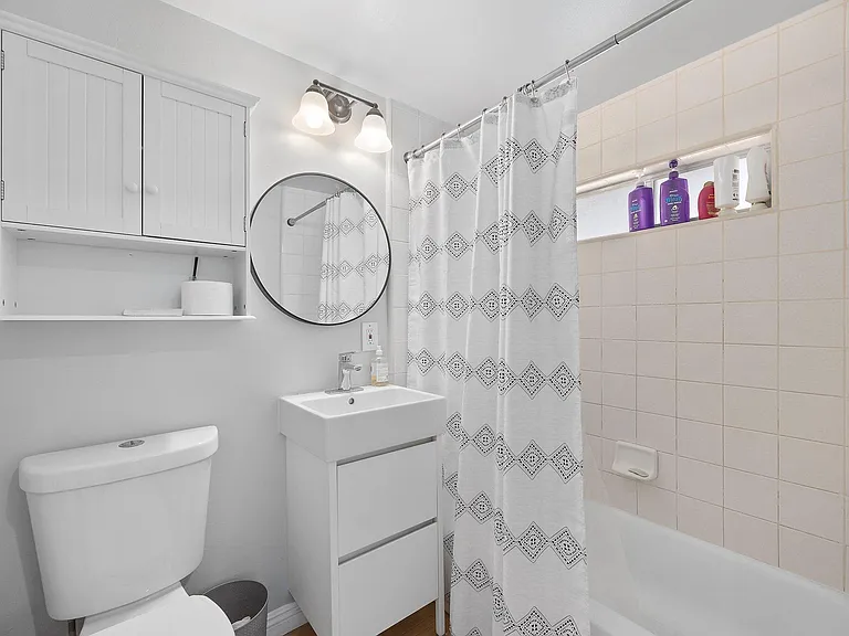1048 N Hermosa Dr — Photo 21