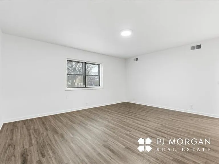 Fernshire Apartments — Photo 10