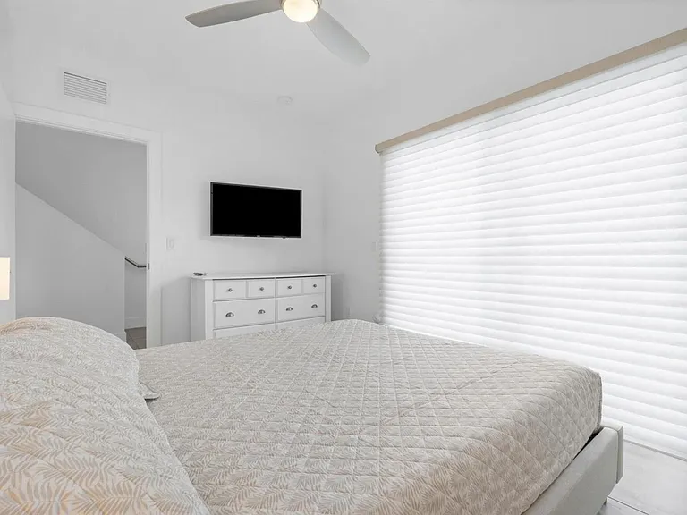 1367 N Ocean Blvd — Photo 17
