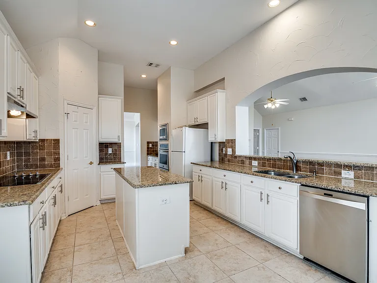 17719 Misty Grove Dr — Photo 6