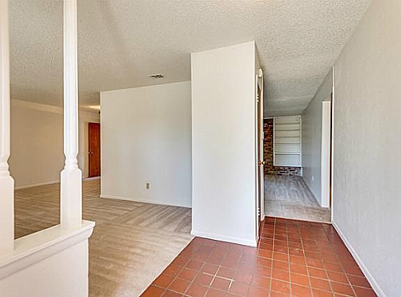 3rd image of 1304 Pinehurst Dr