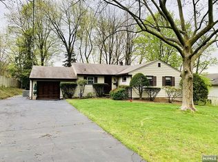 39 Garry Rd, Closter, NJ 07624