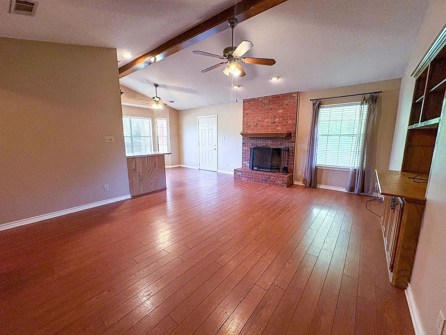 3 Bed 2 Bath on 2 Acres in Bullard! — Photo 2