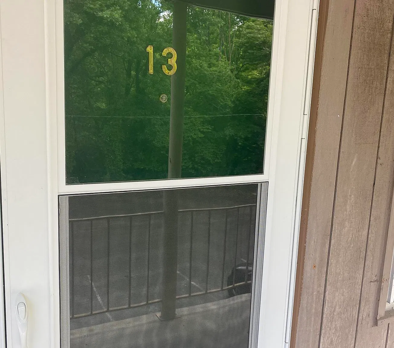 2 bed, 1.0 bath, 782 sqft, $851 — Photo 2