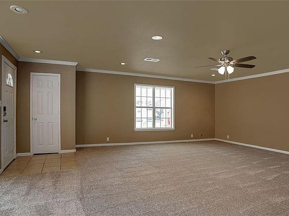 5th image of 470 W Marshall Dr