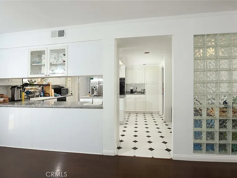 1412 N Louise St — Photo 13