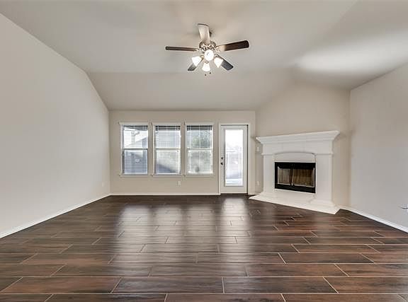 4th image of 207 Carson Dr