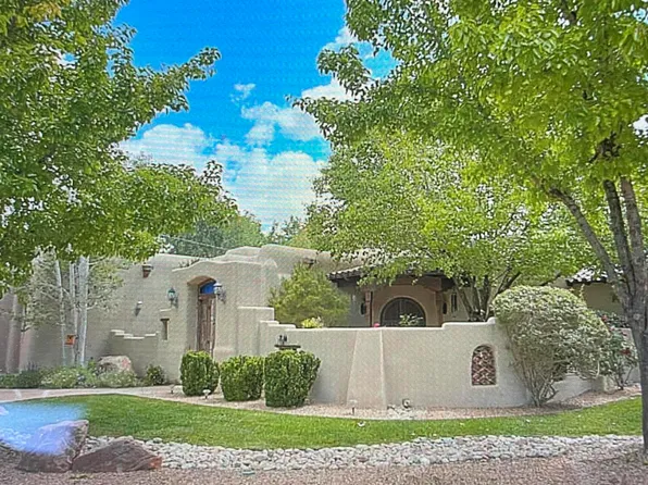705 Los Prados De Guadalupe Dr NW, Los Ranchos De Albuquerque, NM 87107
