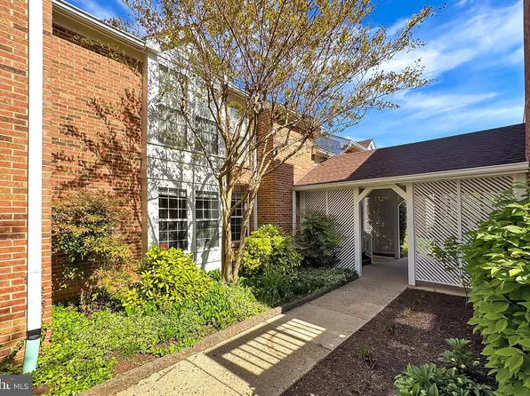 2588 S Arlington Mill Dr, Arlington, VA 22206