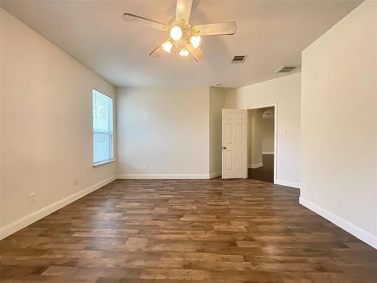 4412 Woodstock Dr — Photo 23