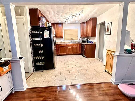 3rd image of 4752 Westgrove Rd